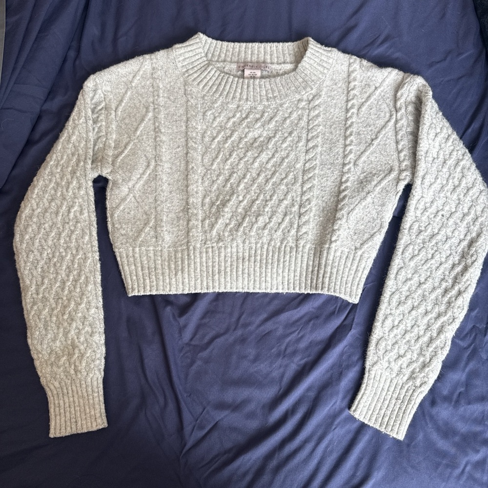 Cozy Cable Knit Cropped Sweater Gray